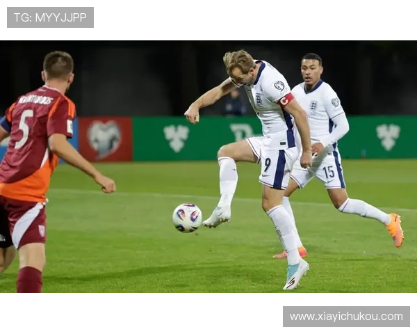 曼联小将谢伊莱西受邀英格兰队训练课展现潜力与成长